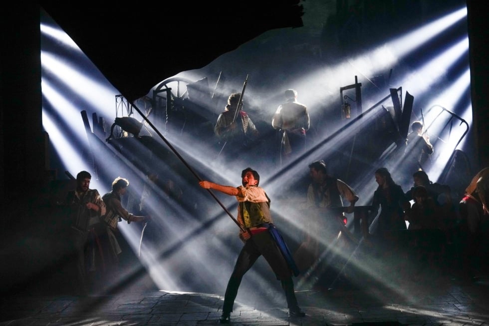 Quique Niza en escena en plena revolución | Efe. Borja Sánchez-Trillo