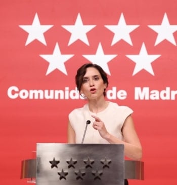 Ayuso recurre a Rubalcaba para atacar a Sánchez: "España no se merece [...]