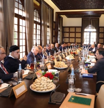 Mohamed VI pide a los partidos políticos de Marruecos que concreten el [...]