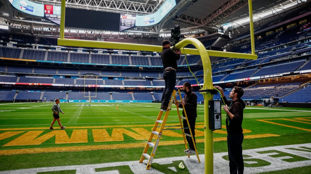 Trabajos en el Bernabéu para el partido de la NFL.