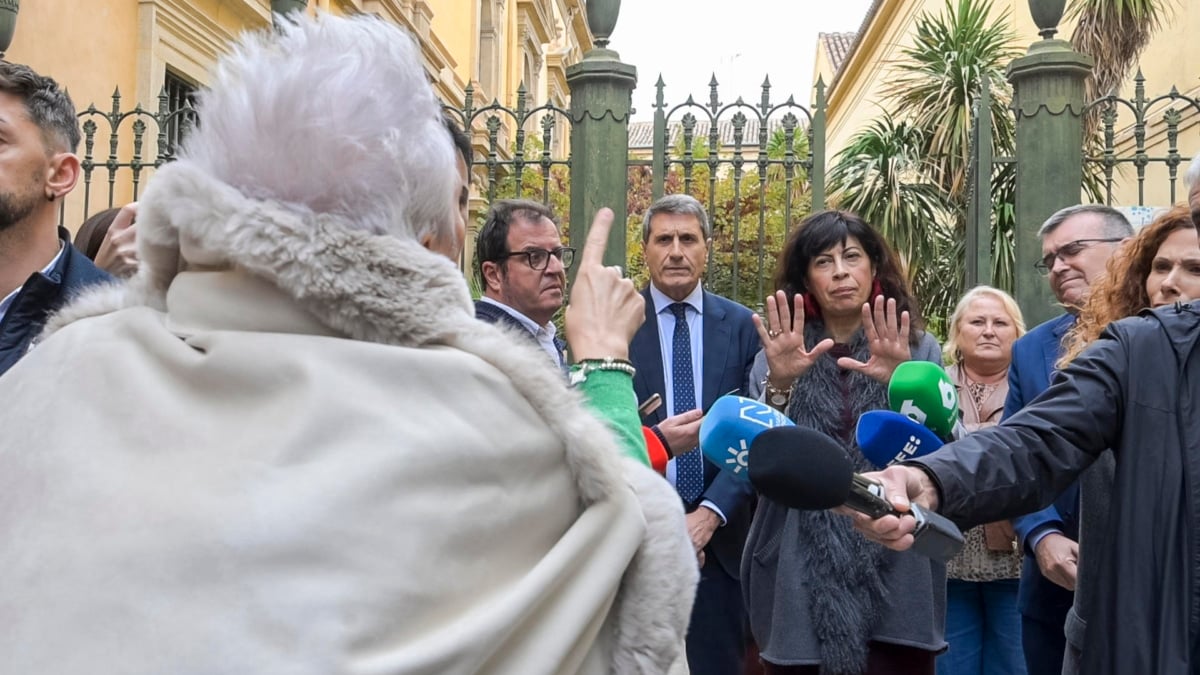 La ministra Redondo, increpada en Granada: "Eso no es feminismo"