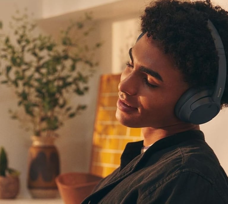 FNAC tira la casa por la ventana este Black Friday y rebaja un 50% estos auriculares inalámbricos Sony