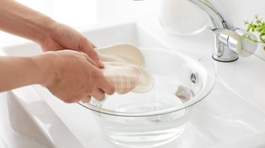 La forma definitiva para eliminar manchas en superficies de tela