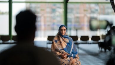 La activista saharaui Aminetu Haidar logra viajar a España desde el Sáhara ocupado por Marruecos