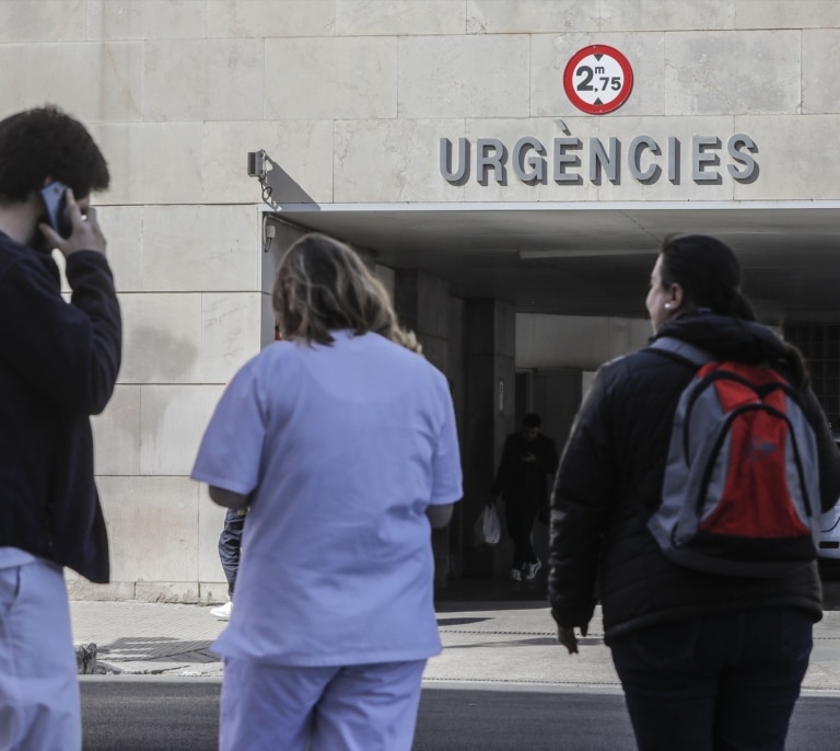 Rescate en Valencia: evacuado un edificio por un incendio en el pasaje Doctor Bartual