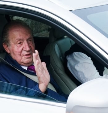 Don Juan Carlos con su hijo Felipe la noche del 23-F: Papá, [...]