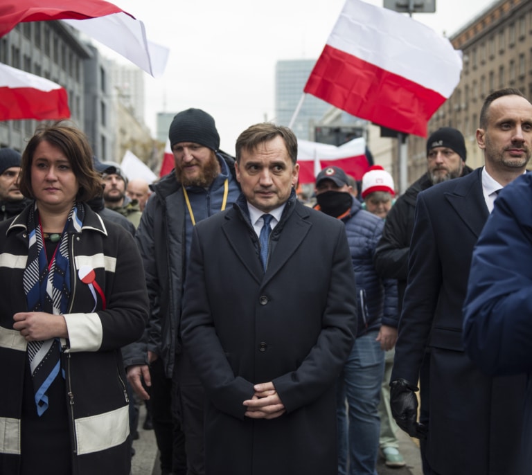 Zbigniew Ziobro, el Puigdemont polaco que huyó a Hungría tras ser acusado de desviar fondos para espiar a rivales con Pegasus