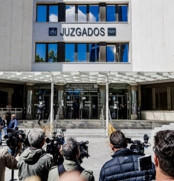 El juez retrasa al domingo la declaración de la secretaria general de [...]