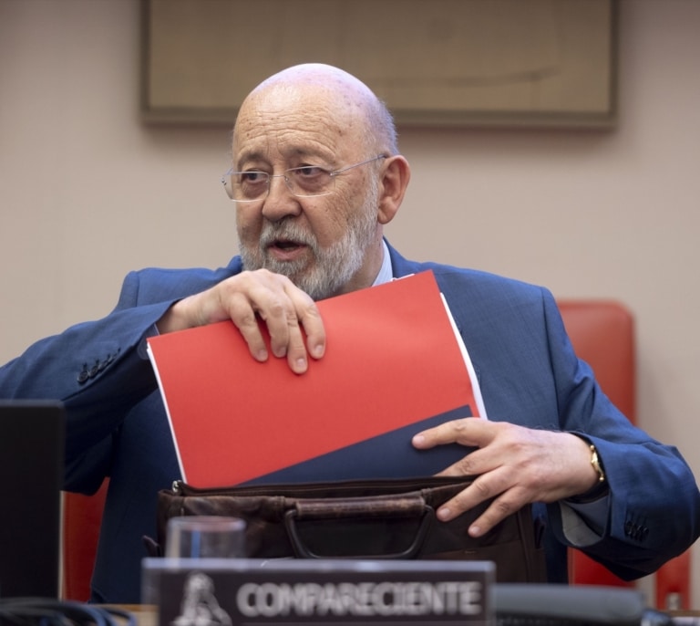 El PP cita a Tezanos por sus "encuestas prefabricadas" en la comisión que investiga al CIS en el Senado