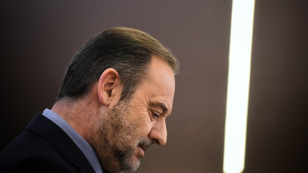 La defensa de Ábalos recurre la decisión del Supremo de acercarle a juicio por las mascarillas: "se ve abocado a un cadalso"