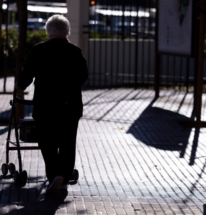 Las pensiones de viudedad subirán de media 25 euros al mes en 2026 para compensar la inflación 