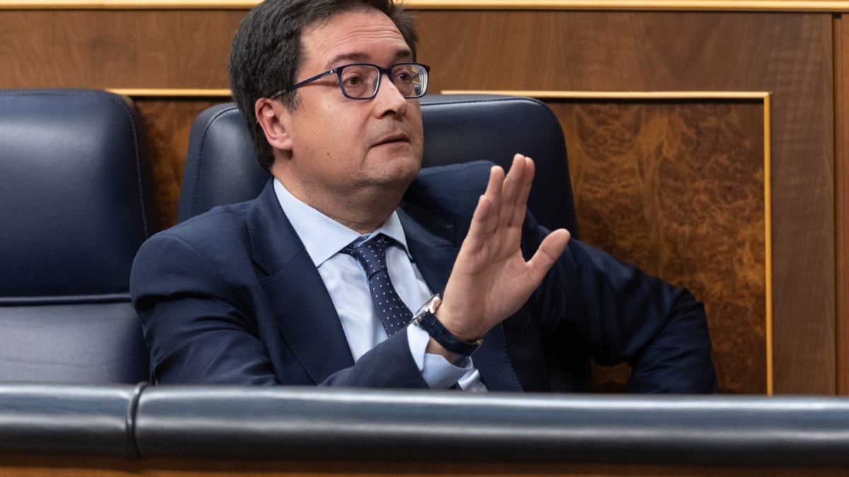 El Gobierno encalla en la negociación de la subida de sueldo de los funcionarios