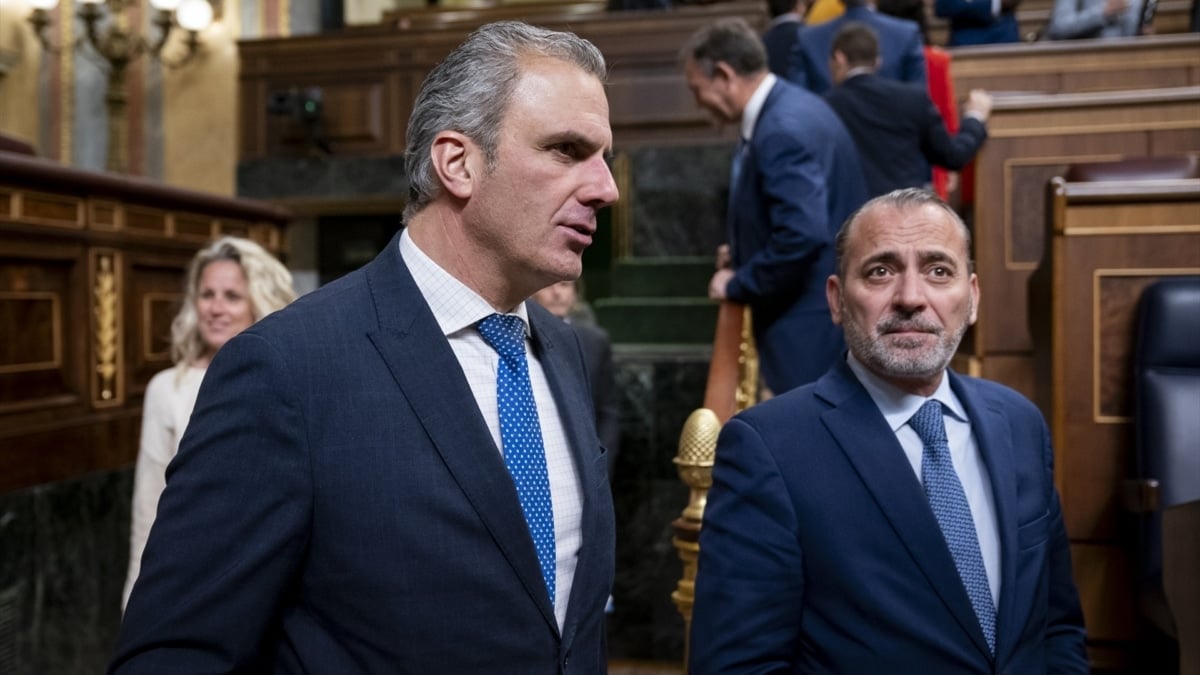 El diputado de Vox Javier Ortega Smith a su llegada a una sesión plenaria en el Congreso de los Diputados