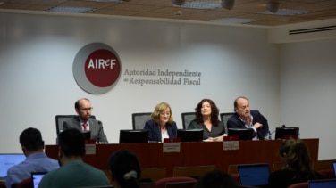 La Autoridad Fiscal calcula que la deuda estaría en el 69% del PIB si se cumpliese la ley de Estabilidad