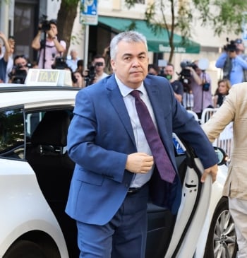 El 'cabreo' del socio de Cerdán por los gastos de su mujer: [...]