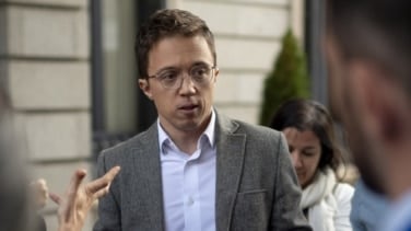 El juez propone juzgar a Errejón por la presunta agresión sexual a la actriz Elisa Mouliaá