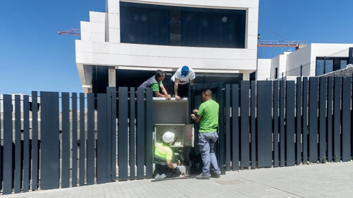 Un grupo de trabajadores, en una obra nueva en Madrid.