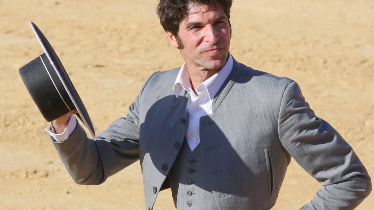 Cayetano Rivera sufre un grave accidente de tráfico en Sevilla tras perder el control de su furgoneta