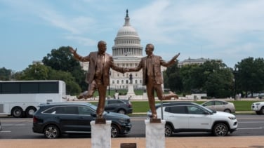 Sexo, poder y conspiraciones: por qué Trump acepta ahora que se revelen los papeles de Epstein