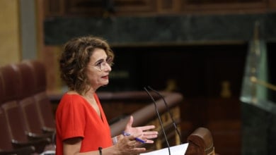 Cataluña, Comunidad Valenciana y Murcia seguirán fuera del límite legal de deuda hasta 2050 pese a la condonación