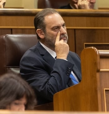 Ábalos apela a "la presunción de inocencia" tras solicitar al Congreso un [...]