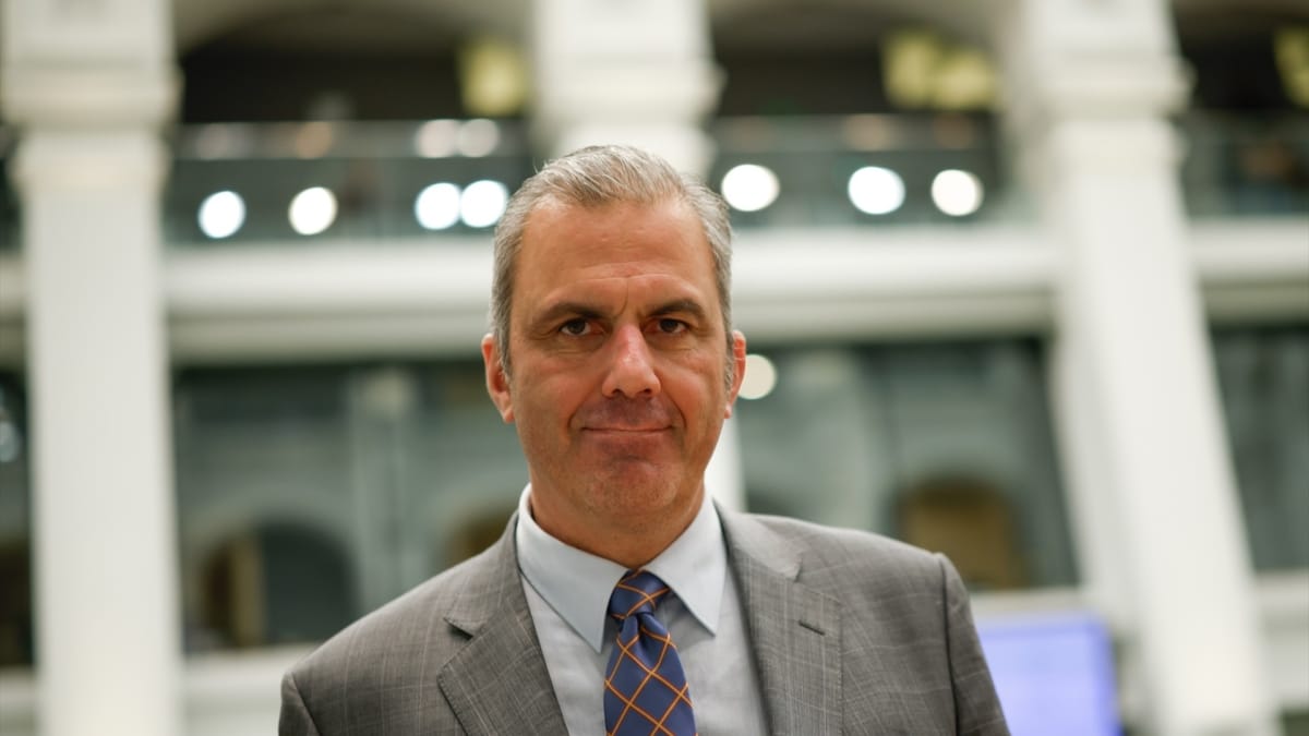 El portavoz municipal de Vox en Madrid y diputado en el Congreso, Javier Ortega Smith, en el Palacio de Cibeles durante un pleno