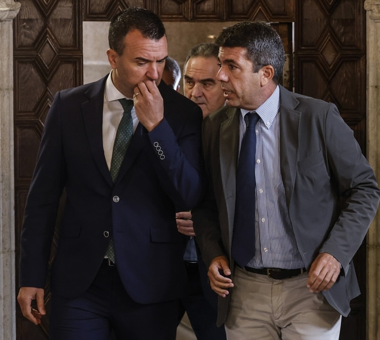 El PP valenciano lanza el liderazgo de Mompó y da la espalda a Mazón mientras Génova guarda silencio