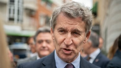 El PP se resiste a endurecer aún más la política de inmigración en Valencia en su negociación con Vox