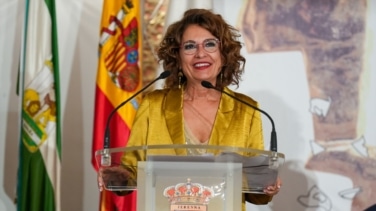 Montero exige elecciones inmediatas en Valencia tras la dimisión "tarde y mal" de Mazón