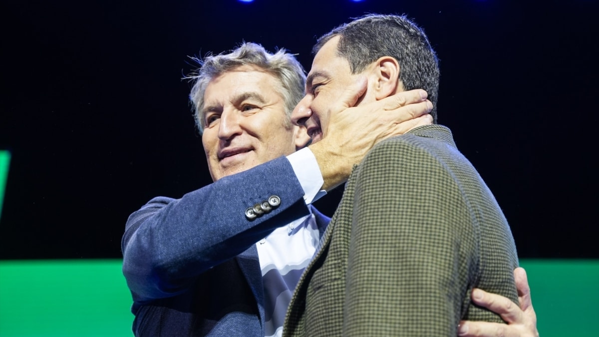 Feijóo arropa a Moreno y pide no caer en "trampas" ni "distracciones": "Para que gobierne el PP, hay que votar al PP"