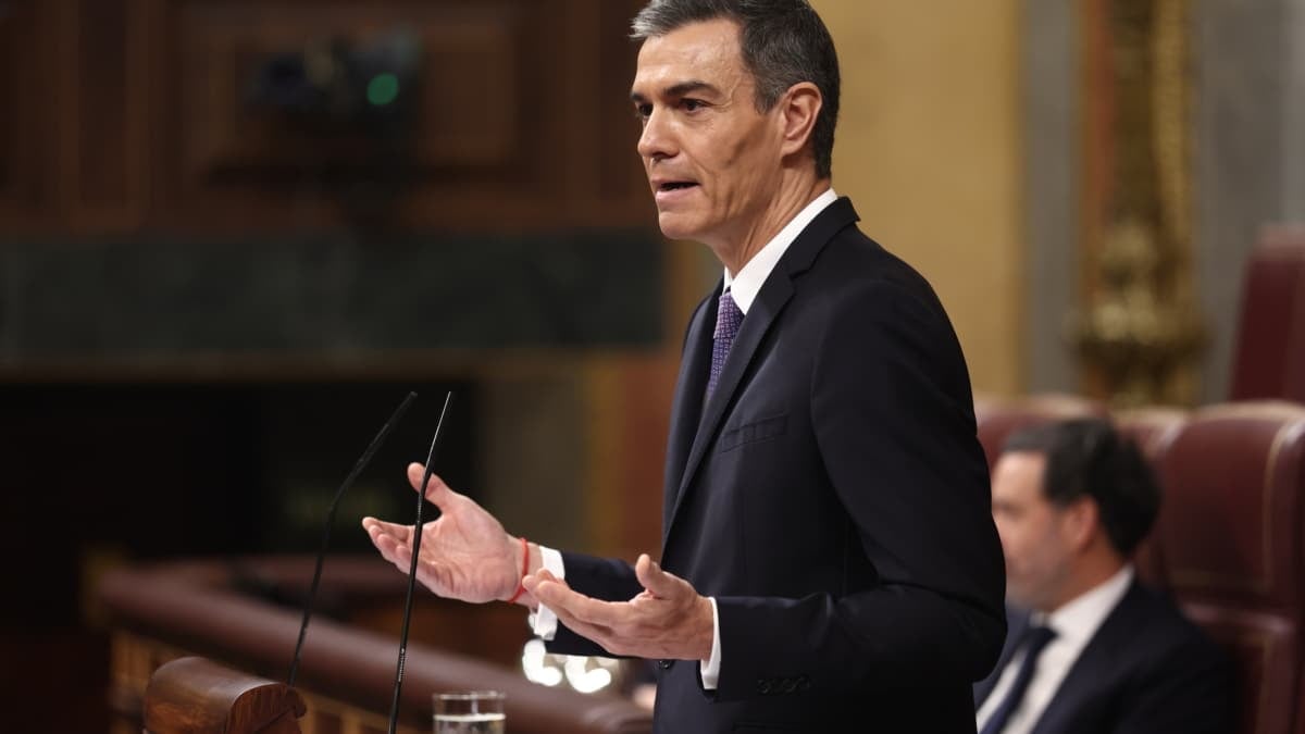 El presidente del Gobierno, Pedro Sánchez, interviene durante una sesión de control al Gobierno, en el Congreso de los Diputados, a 12 de noviembre de 2025, en Madrid (España). Sánchez ha acudido al Congreso para informar sobre los resultados de las últimas cumbres internacionales, la reunión del último Consejo Europeo y la situación de los servicios públicos en España, entre otros asuntos. La sesión se ha visto marcada por la falta de presupuestos para 2026 y el bloqueo de Junts al Gobierno de coalición. Eduardo Parra / Europa Press 12 NOVIEMBRE 2025;PLENO;SESIÓN PLENARIA;CORRUPCIÓN;GOBIERNO;CONGRESO;DEBATE; 12/11/2025