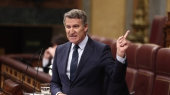 Feijóo retrata a Sánchez: "Está muerto de miedo por la corrupción"