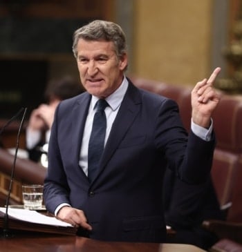 Feijóo retrata a Sánchez: "Está muerto de miedo por la corrupción"