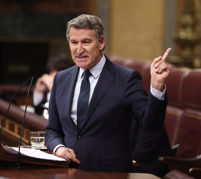 Feijóo retrata a Sánchez: "Está muerto de miedo por la corrupción"