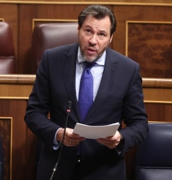 Puente asegura que los trenes de Extremadura circularán a 300 km/h la [...]