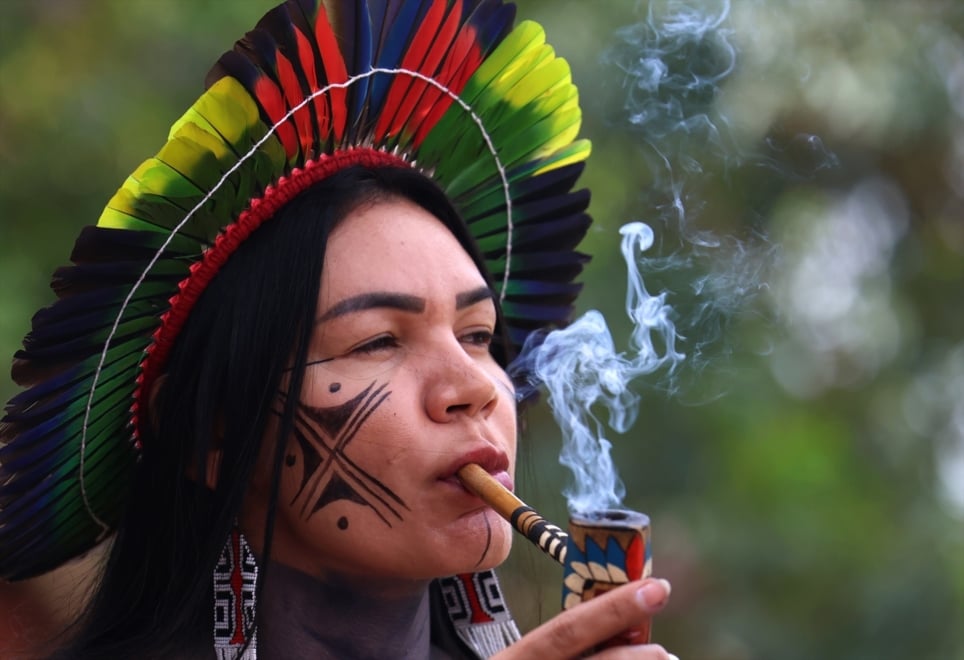 Una indígena en al COP30.