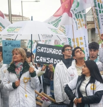 Mónica García llevará a Ayuso a los tribunales mientras los médicos claman [...]