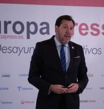 Puente anuncia la nueva alta velocidad entre Madrid y Barcelona en menos [...]