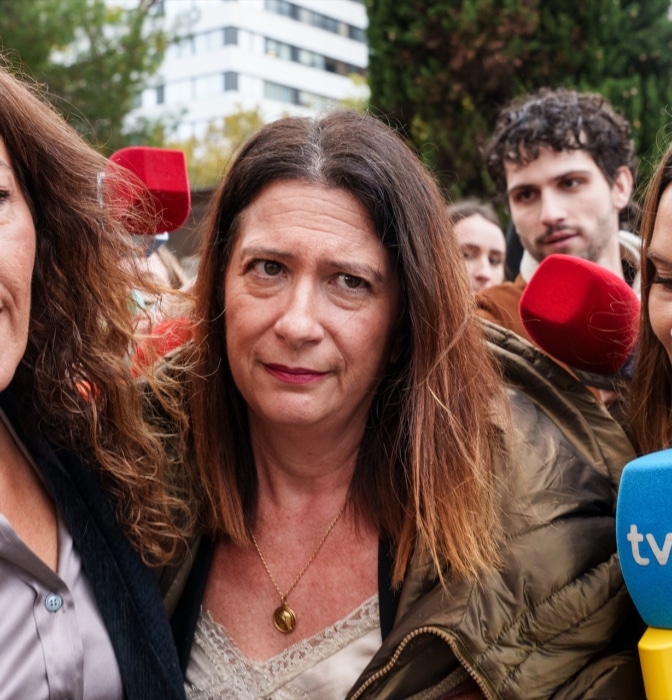 Leire Díez denuncia una "investigación extrajudicial" contra ella y Santos Cerdán