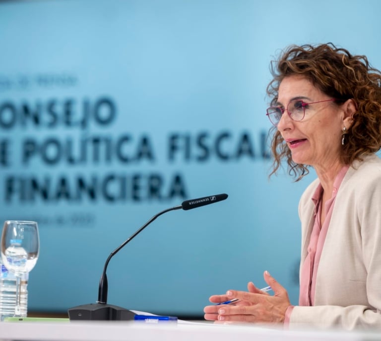 Montero lleva la reforma de la financiación autonómica al arranque del ciclo electoral