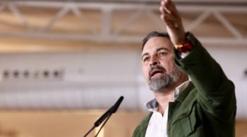 El CIS da una caída al PSOE de 9 escaños y obliga al PP a pactar con Vox en Extremadura