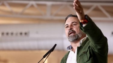El CIS da una caída al PSOE de 9 escaños y obliga al PP a pactar con Vox en Extremadura