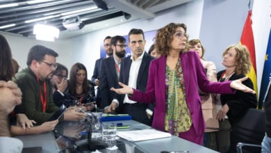 Montero llevará en febrero los Presupuestos al Congreso y no descarta presentarlos de nuevo si Puigdemont cambia de opinión con su regreso