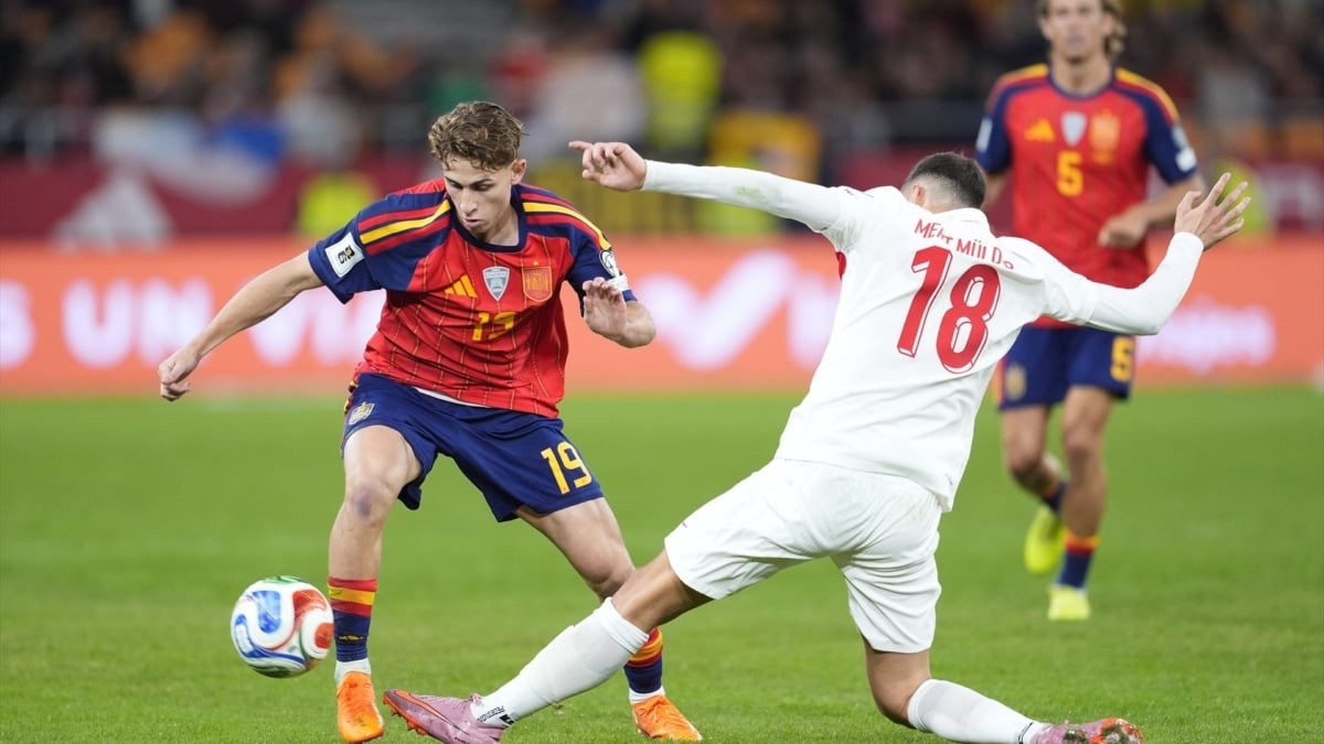 Imagen de Fermín y Marcos Llorente en el partido frente a Turquía