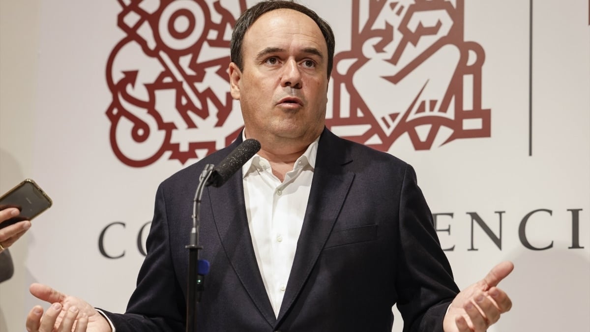 Pérez Llorca registra su candidatura para presidir la Generalitat y confía en el acuerdo con Vox