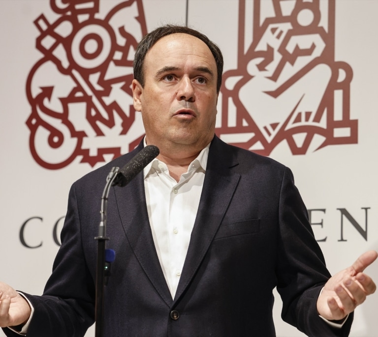 Pérez Llorca registra su candidatura para presidir la Generalitat y confía en el acuerdo con Vox