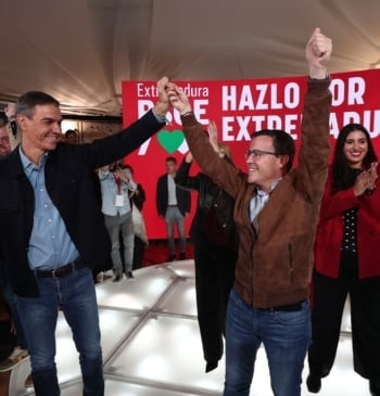 Pedro Sánchez arropa a Gallardo en Extremadura y defiende su proyecto frente [...]