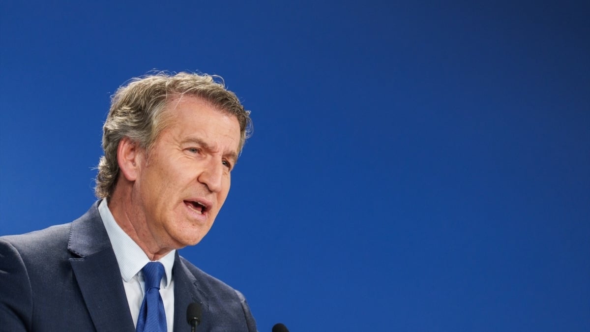 El presidente del PP, Alberto Núñez Feijóo, en una rueda de prensa en Génova