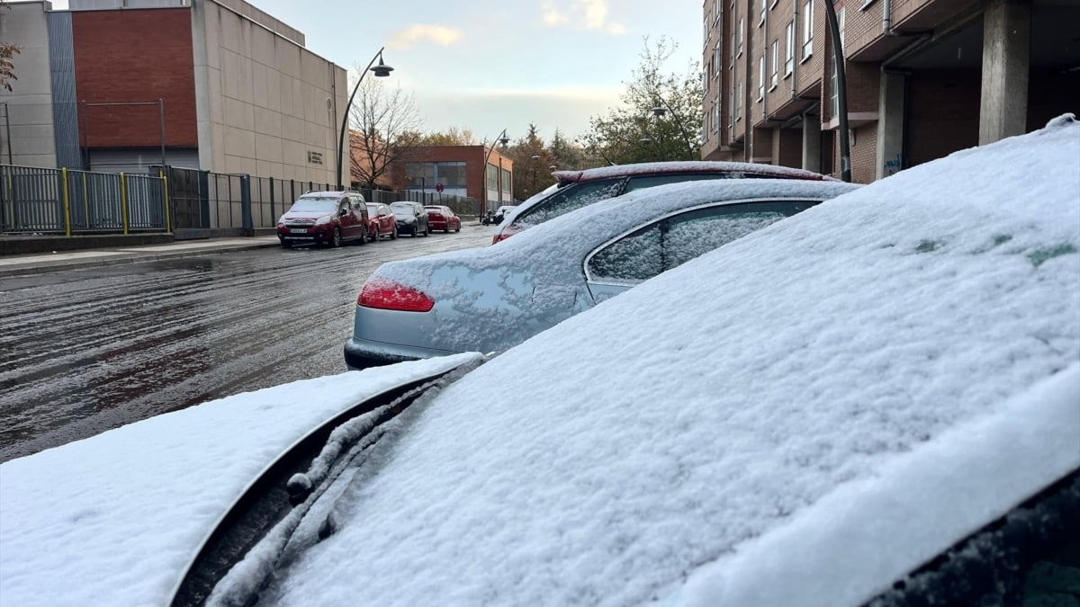 Tiempo en España: la AEMET alerta de posibles nevadas, fuertes vientos y oleaje peligroso