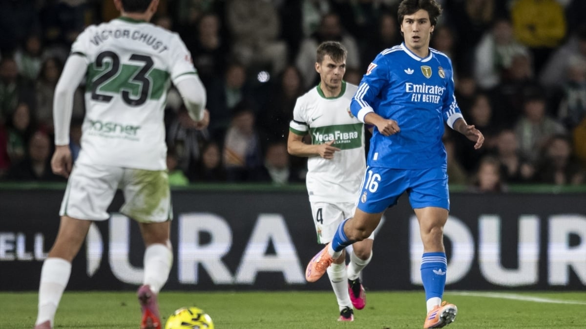 Gonzalo García en el partido frente al Elche